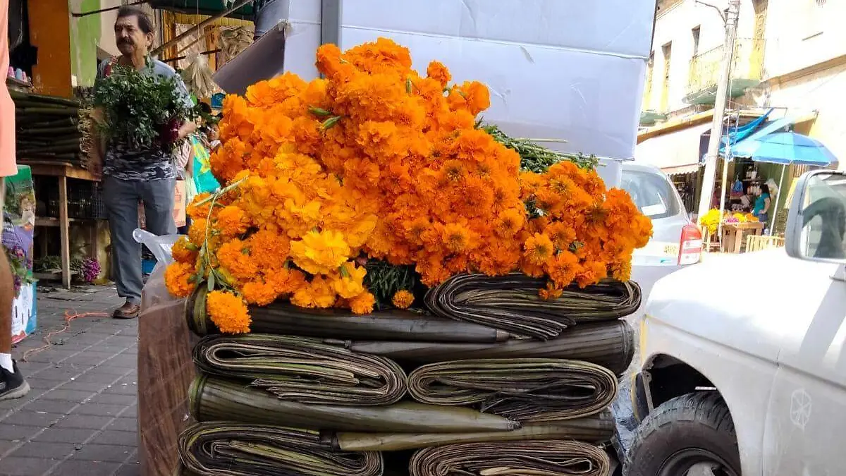 La falta de dinero para hacer los tamales de Días de Muertos ha propiciado que los comerciantes tengan menores ventas de las esperadas Mariela Macay (2)